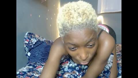 Snapshot of xcreamypussy chatting on 02/10/25, 11:34 xcreamypussy online show from 02/10/25, 11:34