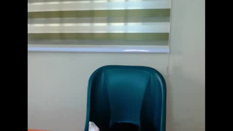 Snapshot of xcreamypussy chatting on 02/21/25, 07:01 xcreamypussy online show from 02/21/25, 07:01