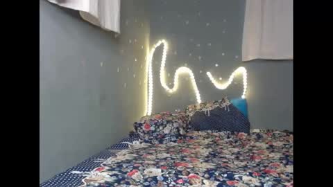 Snapshot of xcreamypussy chatting on 02/24/25, 07:33 xcreamypussy online show from 02/24/25, 07:33