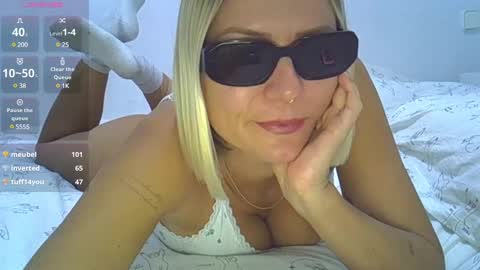 Daisy Hansen online show from 12/19/24, 09:17