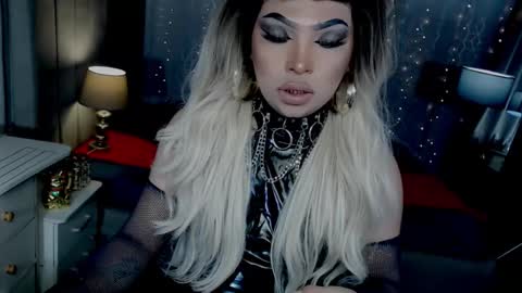 Zhavia online show from 10/25/25, 06:46