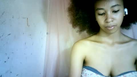 xenna610827 online show from 02/18/25, 12:49