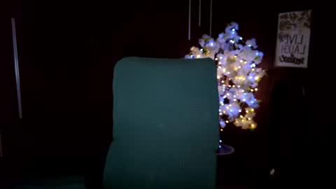 Snapshot of xforyoureyesonlyx chatting on 02/18/26, 04:41 Anne online show from 02/18/26, 04:41