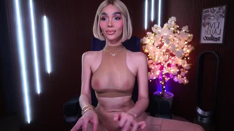 Snapshot of xforyoureyesonlyx chatting on 03/03/26, 02:07 Anne online show from 03/03/26, 02:07