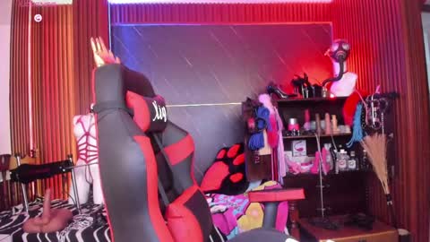 Snapshot of xiaqueen chatting on 04/27/26, 12:03 XiaQueen I M online show from 04/27/26, 12:03