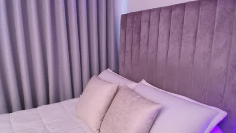 XIMENA LOPEZ online show from 04/16/26, 09:39