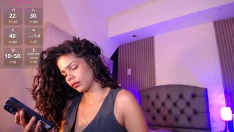 Snapshot of ximenaa_diaz chatting on 01/29/25, 08:14 Mia Vega online show from 01/29/25, 08:14