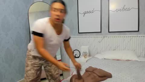 Yoy  online show from 09/11/25, 10:04