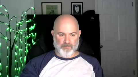 Snapshot of xjohnniex77 chatting on 12/15/25, 09:19 MrSlowBurn77 online show from 12/15/25, 09:19