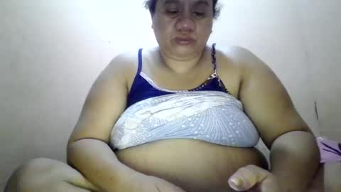 Snapshot of xjuicytits chatting on 06/15/26, 12:35 xjuicytits online show from 06/15/26, 12:35