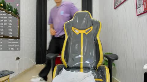      online show from 10/21/25, 12:28