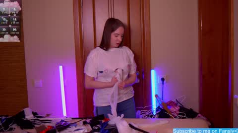 Snapshot of xlanabunny chatting on 01/24/25, 11:48 xlanabunny online show from 01/24/25, 11:48