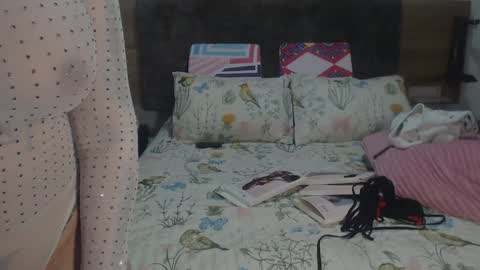 xlisbetx online show from 01/10/25, 06:09