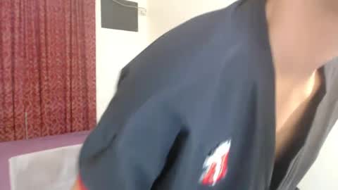 Snapshot of xlovely_destinyx chatting on 12/11/24, 02:54 Alice online show from 12/11/24, 02:54