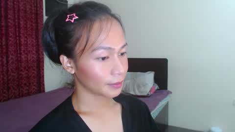 Snapshot of xlovely_destinyx chatting on 02/22/25, 08:31 Alice online show from 02/22/25, 08:31