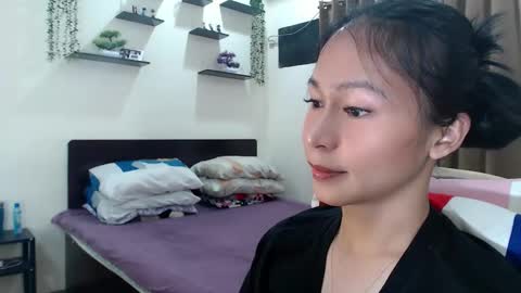 Snapshot of xlovely_destinyx chatting on 05/29/26, 11:52 Alice online show from 05/29/26, 11:52