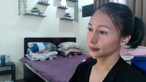 Snapshot of xlovely_destinyx chatting on 05/30/26, 07:05 Alice online show from 05/30/26, 07:05