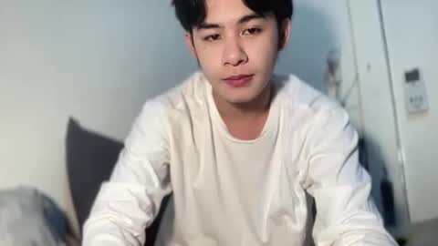 Snapshot of xluminous chatting on 02/14/26, 10:23 MIKAEL online show from 02/14/26, 10:23