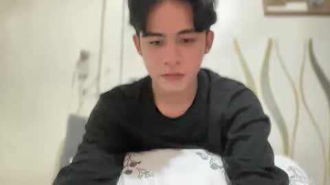 Snapshot of xluminous chatting on 04/05/26, 02:03 MIKAEL online show from 04/05/26, 02:03