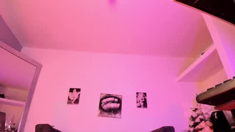 Snapshot of xmistresspervet chatting on 10/15/25, 01:22 xmistresspervet online show from 10/15/25, 01:22