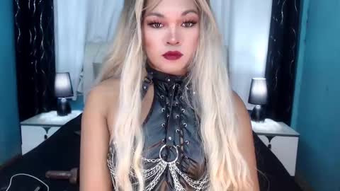 Snapshot of xnaughty_haileyx chatting on 01/14/25, 09:24 Hailey online show from 01/14/25, 09:24