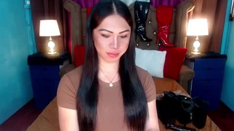 Snapshot of xnaughty_haileyx chatting on 02/02/25, 12:02 Hailey online show from 02/02/25, 12:02
