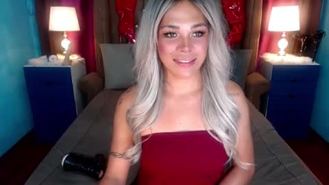 Snapshot of xnaughty_haileyx chatting on 02/19/25, 02:34 Hailey online show from 02/19/25, 02:34