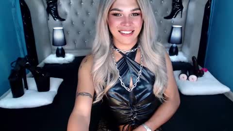 Snapshot of xnaughty_haileyx chatting on 02/28/25, 04:32 Hailey online show from 02/28/25, 04:32