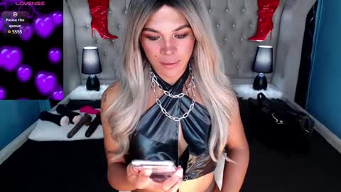 Snapshot of xnaughty_haileyx chatting on 03/03/25, 02:37 Hailey online show from 03/03/25, 02:37