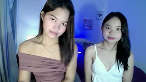 Snapshot of xo_worth_it chatting on 02/20/26, 01:55 nathalie online show from 02/20/26, 01:55