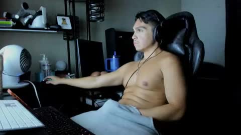 Snapshot of xoalejandroxo6 chatting on 04/14/26, 05:57 xoalejandroxo6 online show from 04/14/26, 05:57