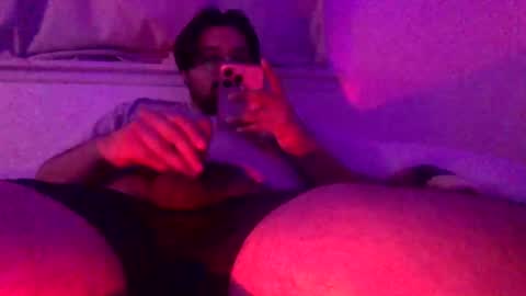 Snapshot of xob3n chatting on 10/28/25, 01:20 Alejandro FullMoon online show from 10/28/25, 01:20