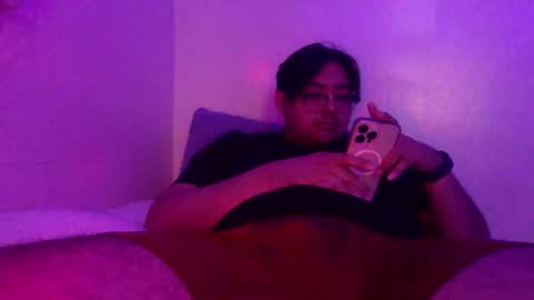 Snapshot of xob3n chatting on 11/15/25, 02:31 Alejandro FullMoon online show from 11/15/25, 02:31