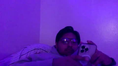 Snapshot of xob3n chatting on 11/22/25, 07:51 Alejandro FullMoon online show from 11/22/25, 07:51