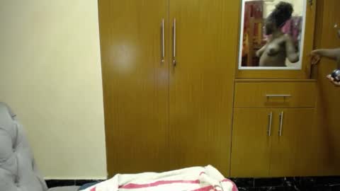 Snapshot of xoxo_booty chatting on 11/30/25, 07:29 Xoxo online show from 11/30/25, 07:29