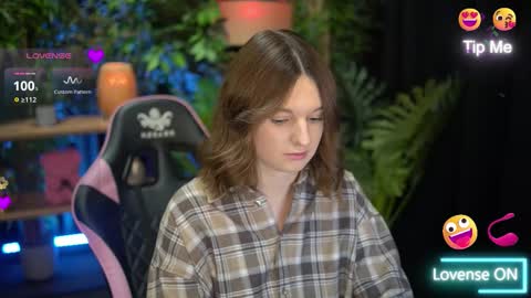 xoxo_molly online show from 11/30/25, 10:03