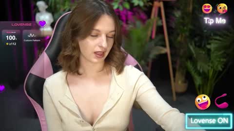 xoxo_molly online show from 12/19/25, 08:49