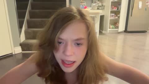Snapshot of xoxo_natalie_woods chatting on 06/27/26, 01:32 Natalie Woods online show from 06/27/26, 01:32