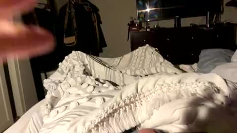 xoxowtf online show from 12/31/24, 03:20