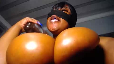 xpanther_23 online show from 12/14/25, 01:55