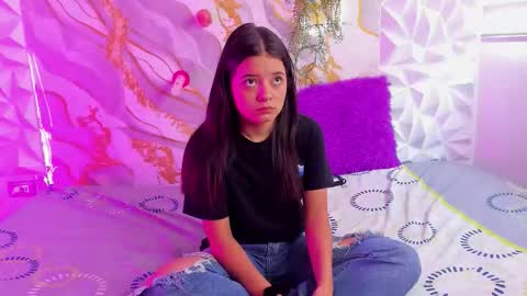 Snapshot of xqueen_of_pleasurex chatting on 02/28/26, 12:17 sara and thiago online show from 02/28/26, 12:17