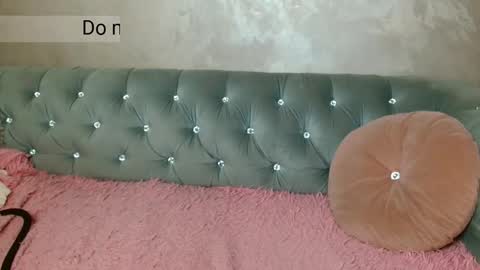 xqueencarox online show from 09/23/25, 11:41