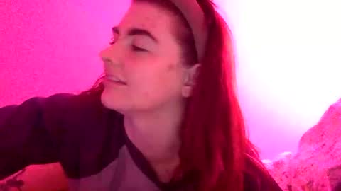 Snapshot of xratedcherry chatting on 10/27/25, 07:23 CHERRY online show from 10/27/25, 07:23