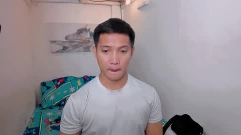 xsebastian19 online show from 12/15/25, 10:47