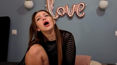 Snapshot of xsexycouples chatting on 02/17/25, 11:42 AnnaMaee online show from 02/17/25, 11:42