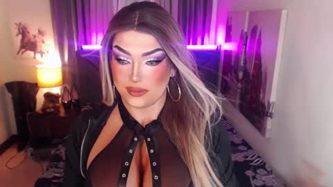 Snapshot of xshadowseductressmitchx chatting on 02/18/25, 12:28 Cattaleya online show from 02/18/25, 12:28