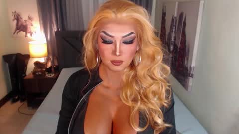 Snapshot of xshadowseductressmitchx chatting on 03/12/25, 03:35 Cattaleya online show from 03/12/25, 03:35