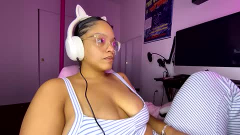 xStarGazingx online show from 11/06/25, 05:52