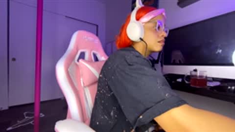 xStarGazingx online show from 11/26/25, 07:09