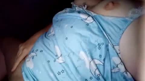 xsweetxgirl27x online show from 10/22/25, 04:02